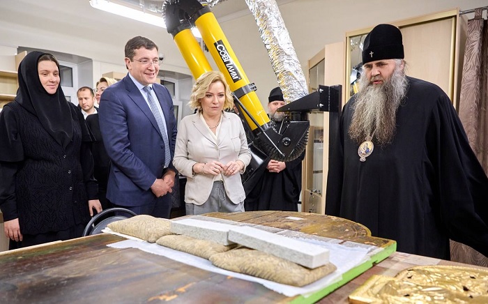 Глеб Никитин представил министру культуры РФ Ольге Любимовой залы в пакгаузах