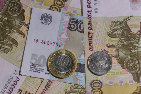 Средняя зарплата в июле 2026 года в Петербурге достигла 128,6 тыс. рублей 