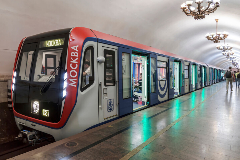 Нападения со шприцами в московском метро связали с Украиной 