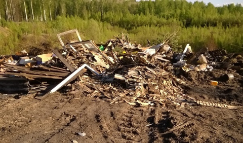 В восьми округах Смоленской области нашли незаконные свалки 