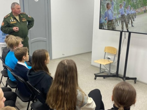 Нижегородские школьники поучаствовали в первом заседании клуба «Диалоги о важном» в ЦВПВ
