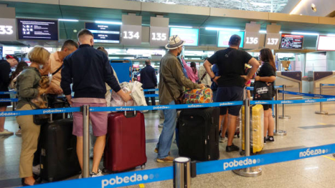 Внуково временно закрыт: всех пассажиров вернули в здание терминала 