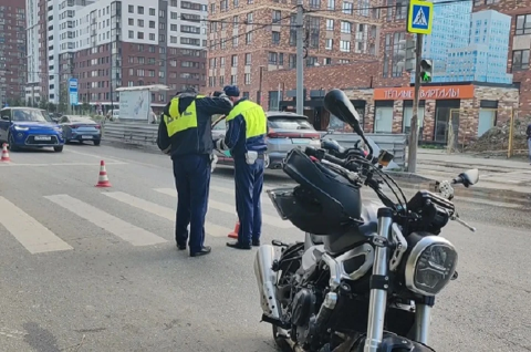Мотоциклист сбил школьника на «зебре» в Екатеринбурге 