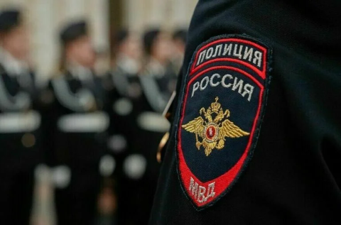 Полиция провела рейд в Верхних Осельках: 51 человека доставили в отделы 
