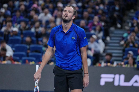 Турсунов оценил последствия дисквалификации Медведева в Пекине 
