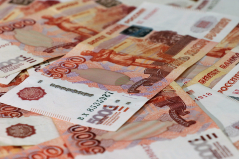 Мошенники похитили у петербурженки почти 182 млн рублей и золотые монеты 