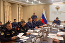 Здание прокуратуры Калининградской области на фоне улицы города 