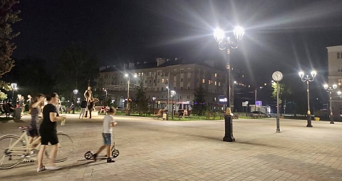 Светильники в историческом стиле установили в центре Сормова